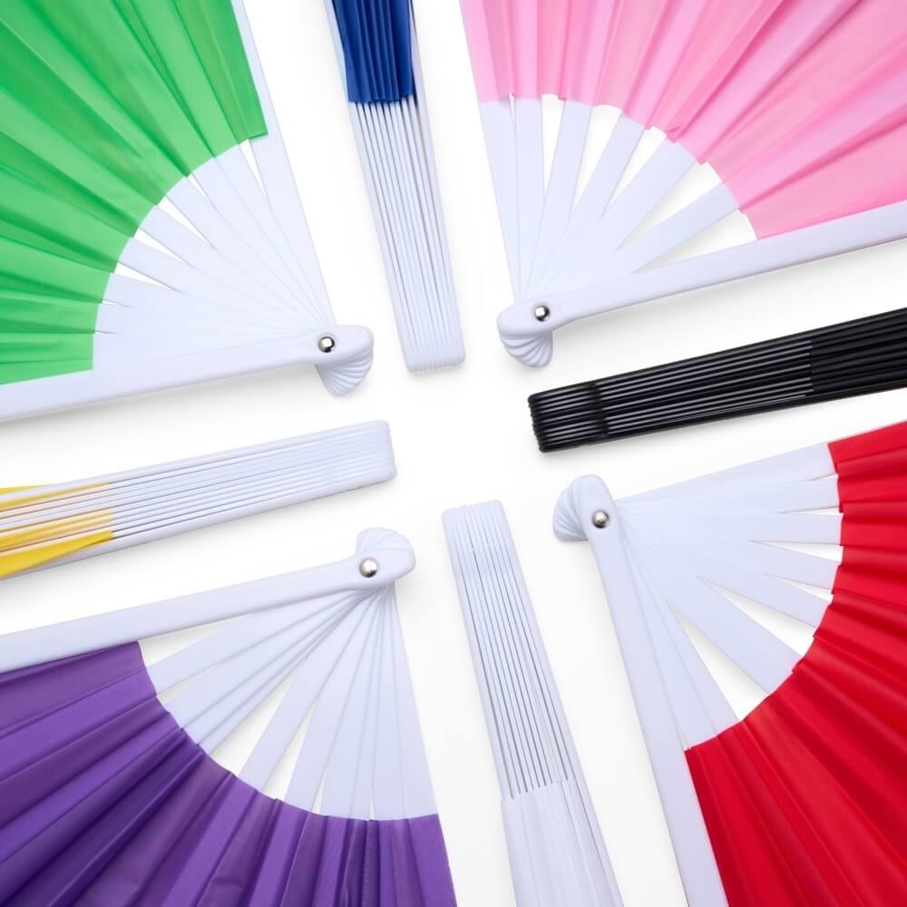 Leque de Plástico BE1050 na cor Roxo, brinde personalizado Sky Brindes