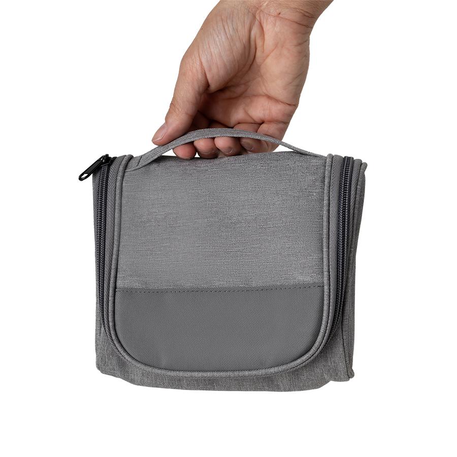 Necessaire em poliéster 300d (18x16x6cm) DI1915 na cor Cinza, brinde personalizado Sky Brindes
