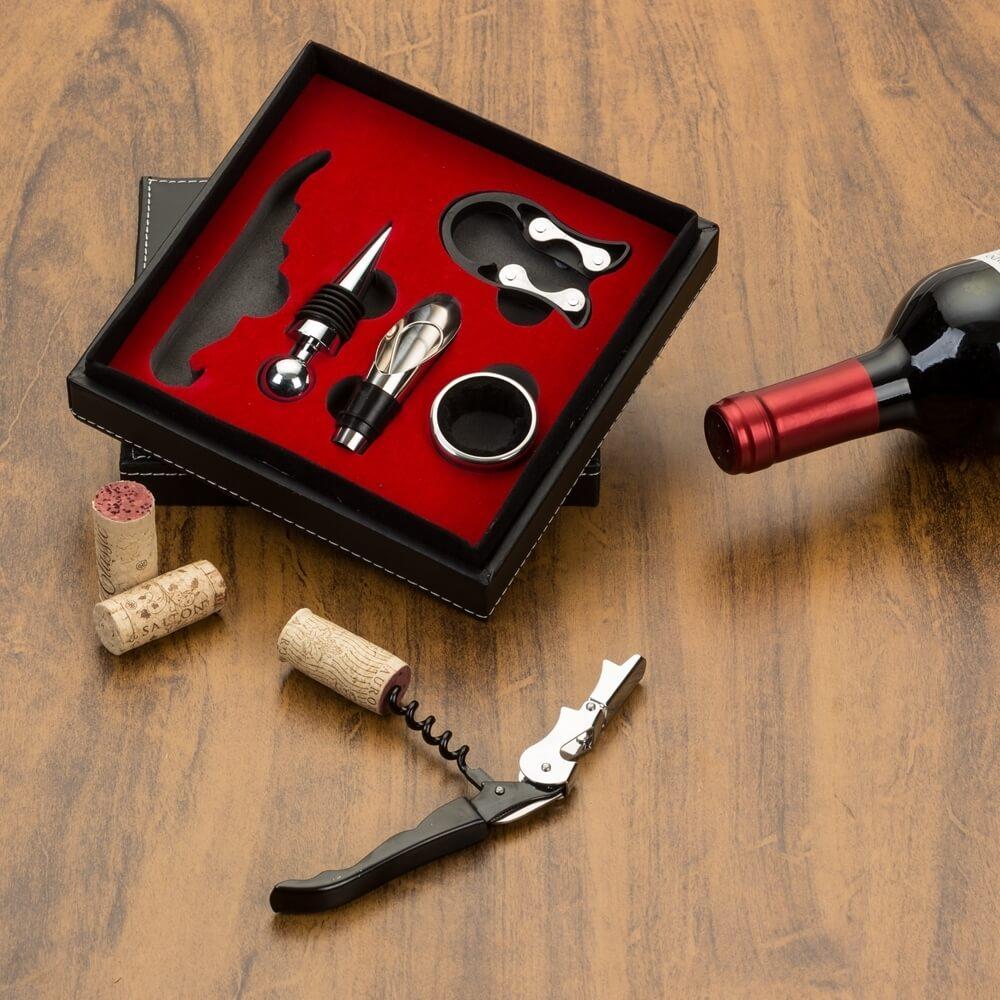 Kit Vinho 5 peças GO1487 na cor Preto, brinde personalizado Sky Brindes