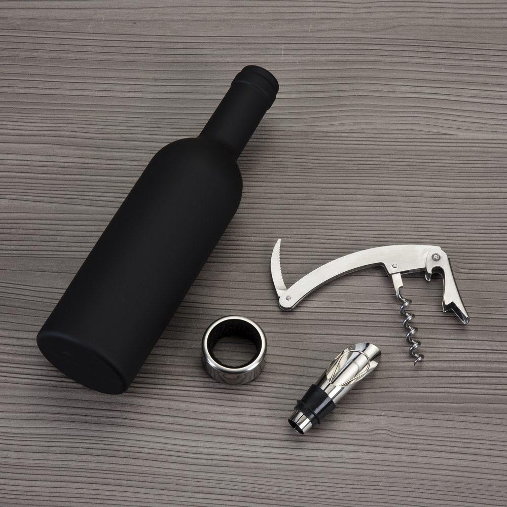 Kit vinho plástico resistente 3 peças formato garrafa GO1590 na cor Preto, brinde personalizado Sky Brindes