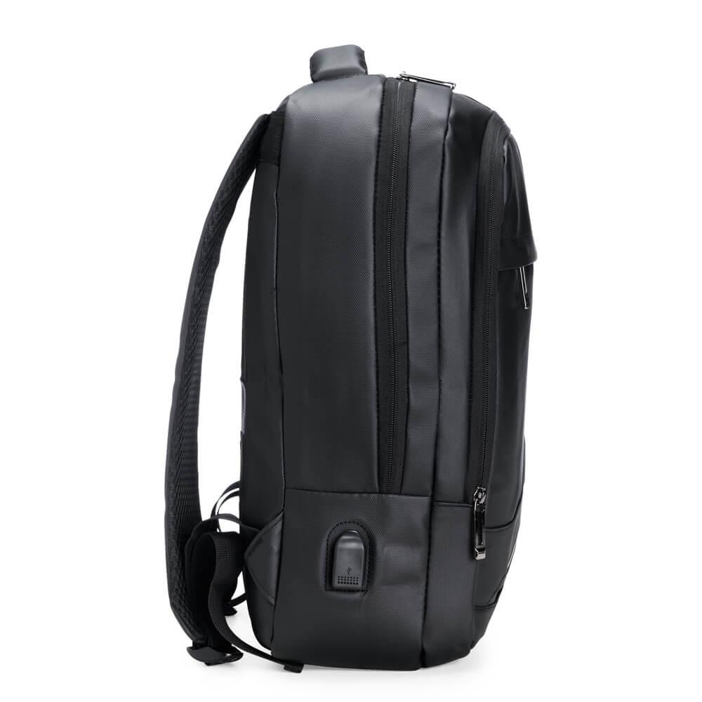 Mochila Couro Sintético 18 Litros MO1680 na cor Preto, brinde personalizado Sky Brindes