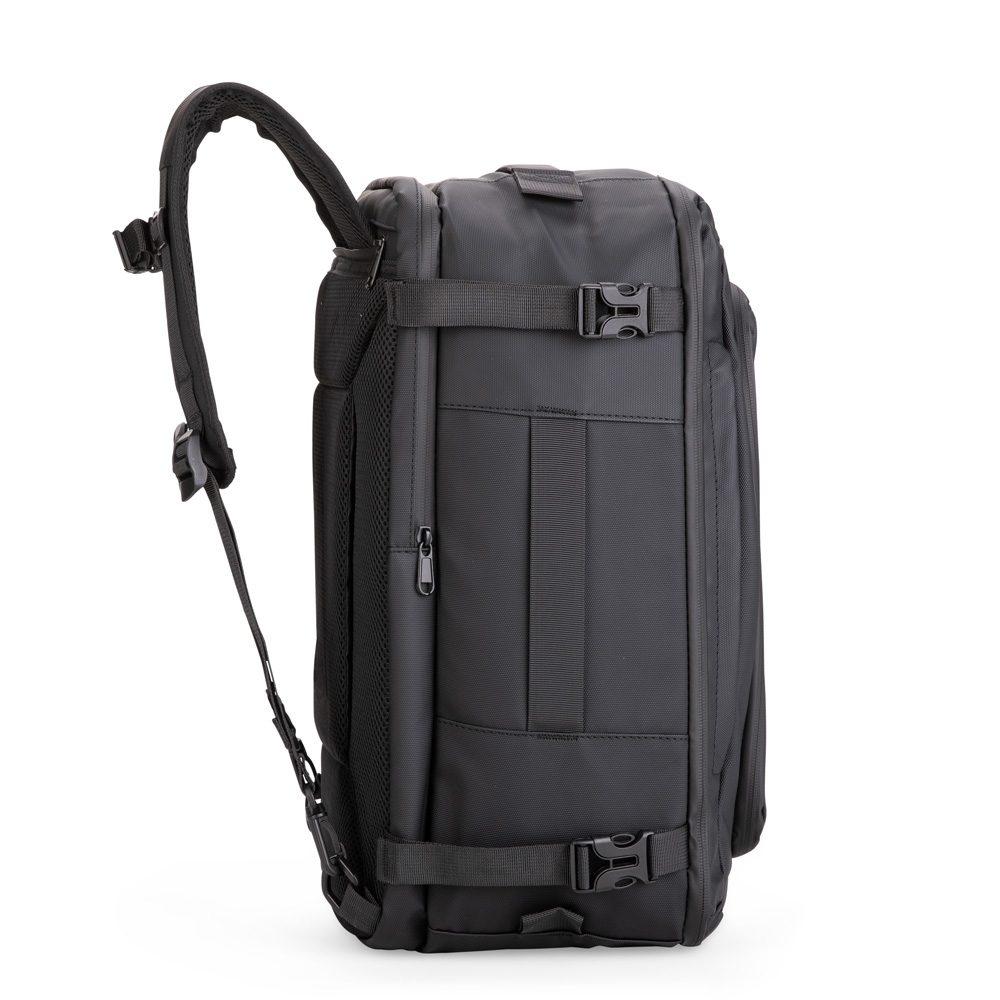 Mochila Couro Sintético 28 Litros MO1727 na cor Preto, brinde personalizado Sky Brindes
