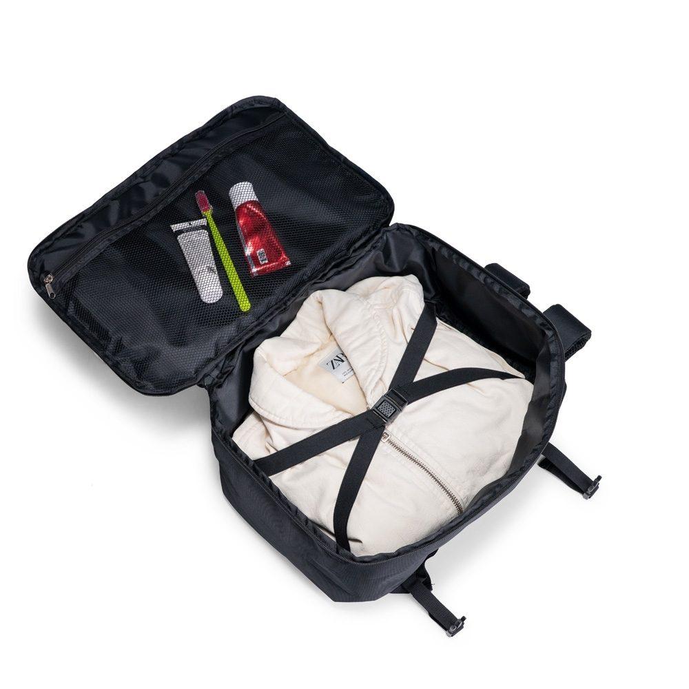 Mochila Nylon 25 Litros MO1728 na cor Preto, brinde personalizado Sky Brindes