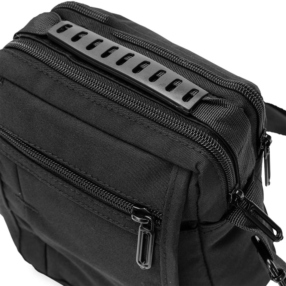 Bolsa de ombro em nylon MO1895 na cor Preto, brinde personalizado Sky Brindes