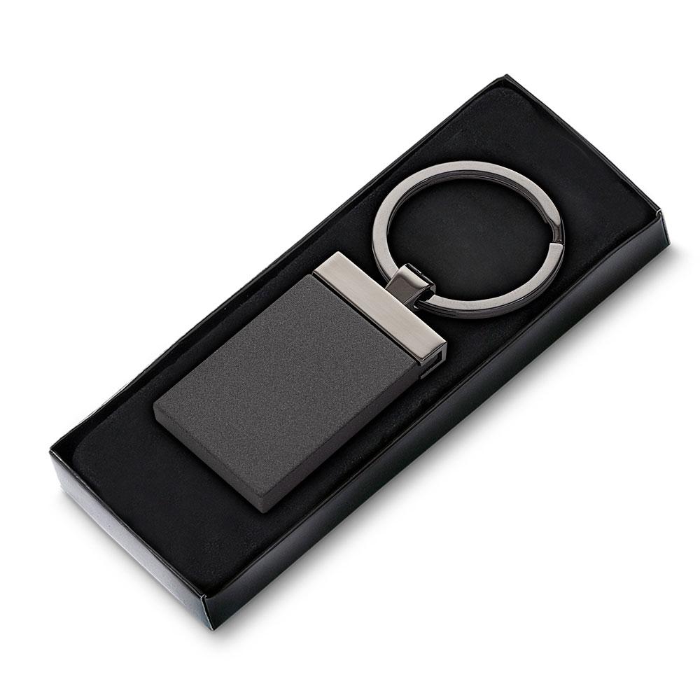 Chaveiro PA1669 na cor Preto, brinde personalizado Sky Brindes