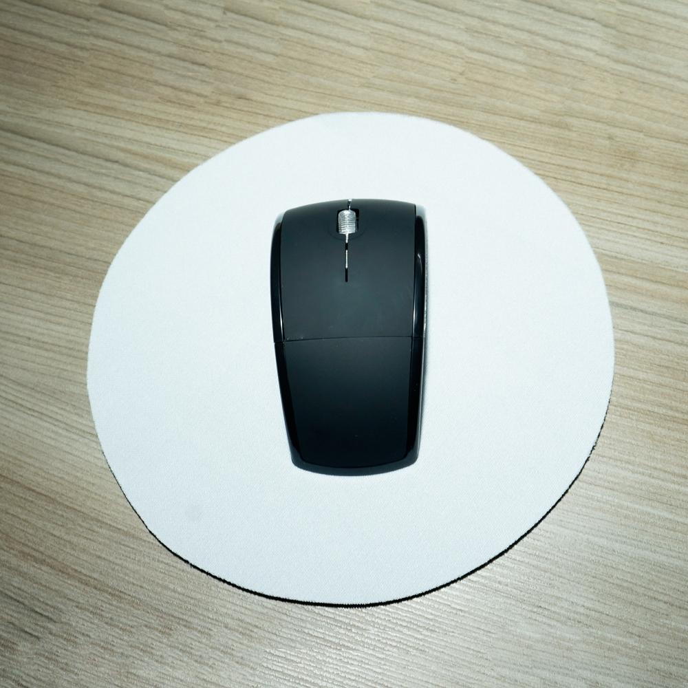 Mouse Pad Neoprene PA1767 na cor Branco, brinde personalizado Sky Brindes