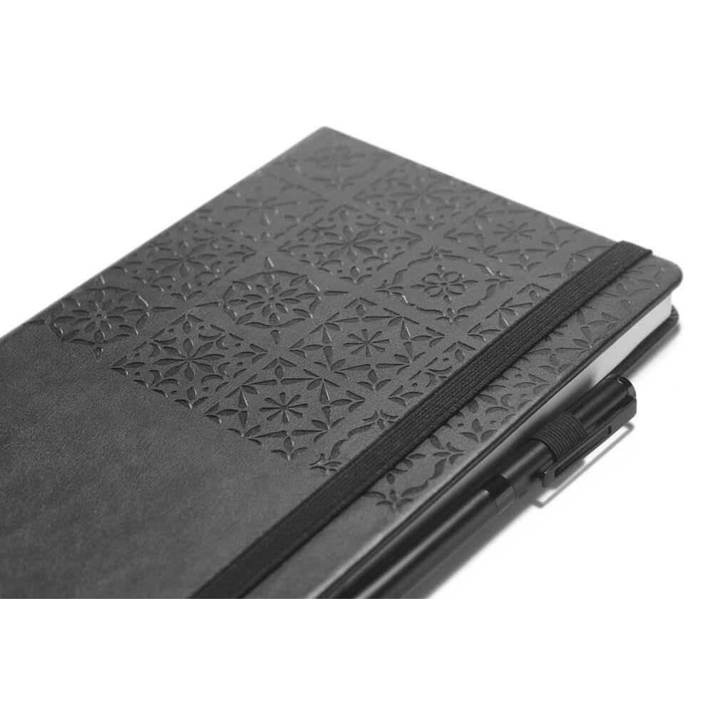 Caderno A5 com Pauta PA1845 na cor Preto, brinde personalizado Sky Brindes
