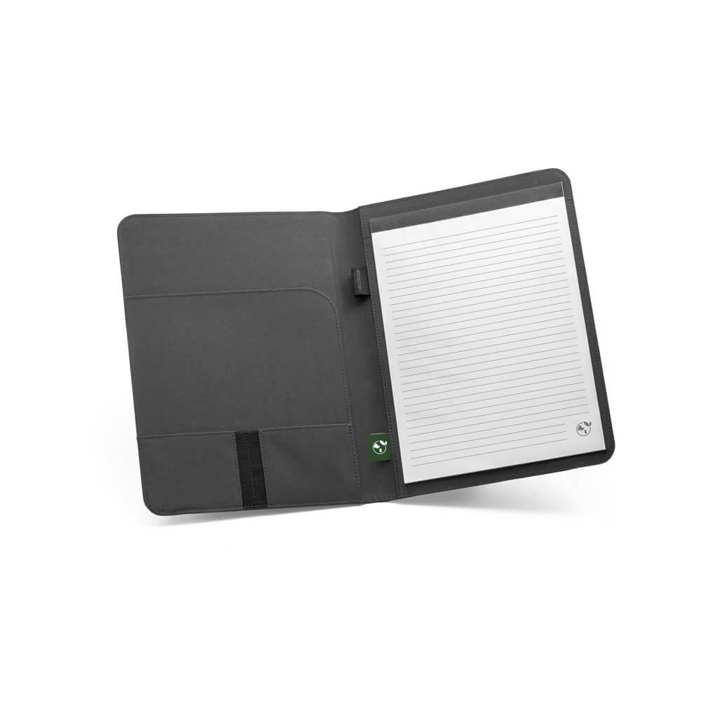 Pasta A4 em Poliéster PA1848 na cor Preto, brinde personalizado Sky Brindes