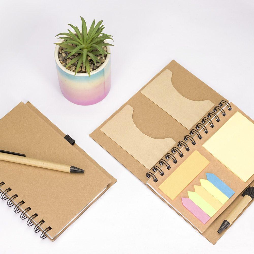 Caderno ecológico com autoadesivos e caneta PA2009 na cor Kraft, brinde personalizado Sky Brindes