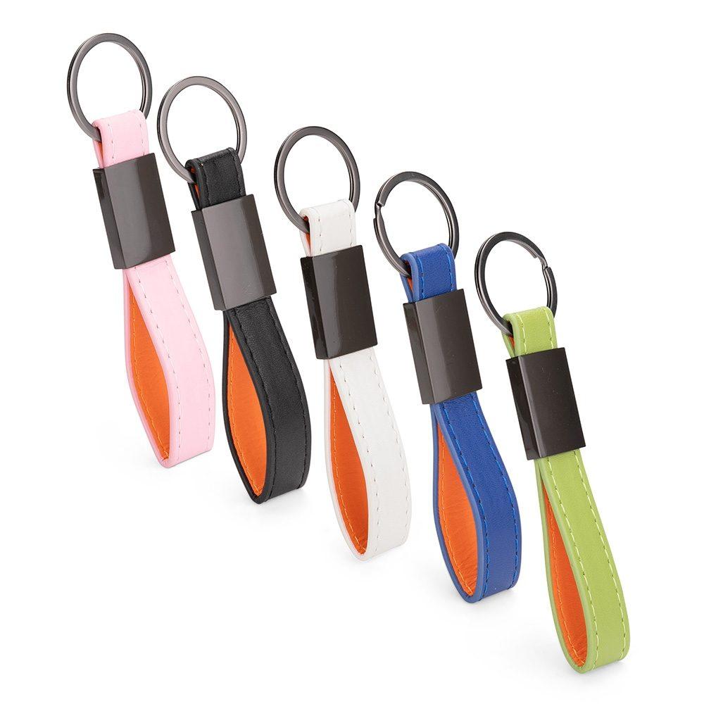 Chaveiro metal com couro sintético PA2066 na cor Branco, brinde personalizado Sky Brindes