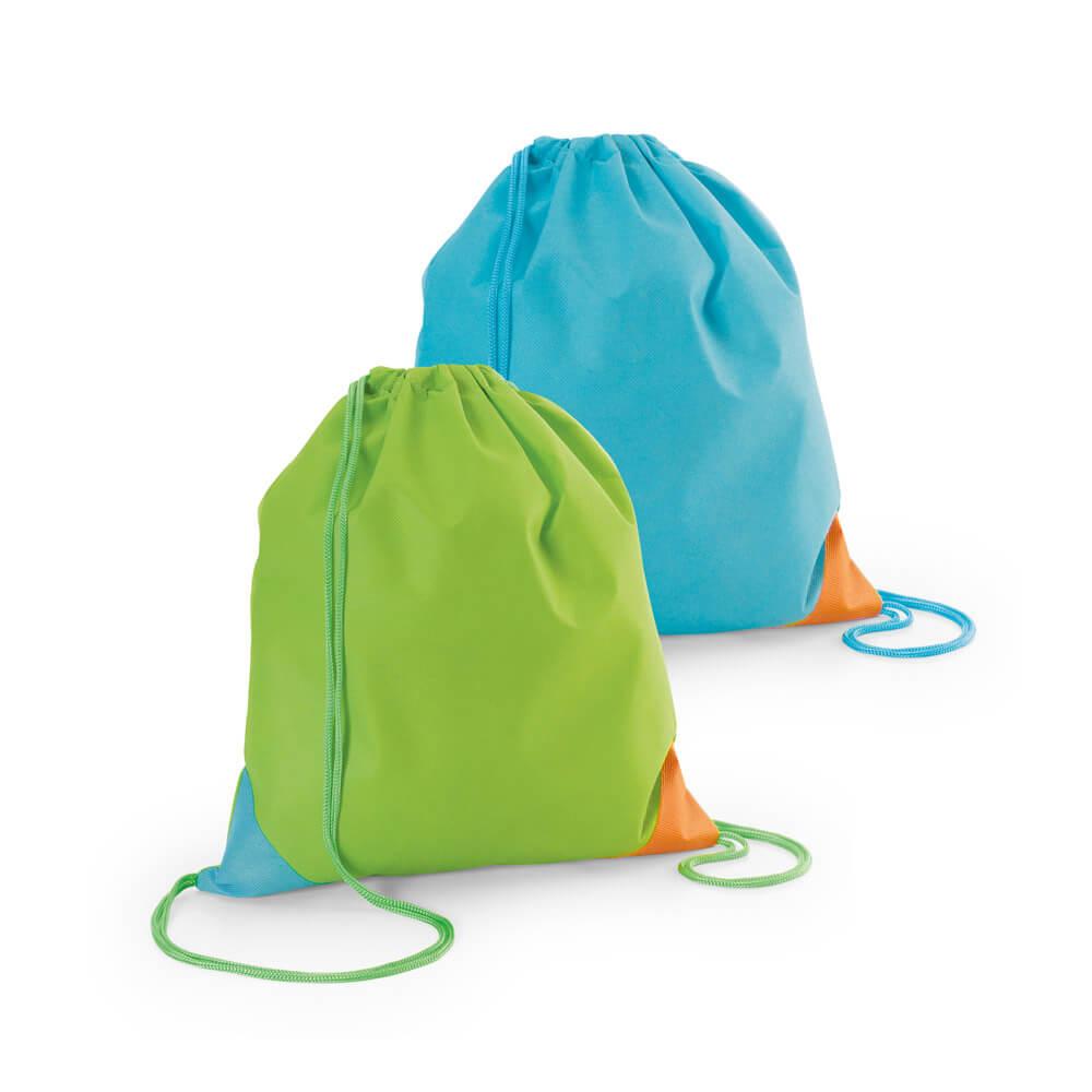 Sacola tipo mochila em non-woven (80 gm²) PA2104 na cor Verde claro, brinde personalizado Sky Brindes