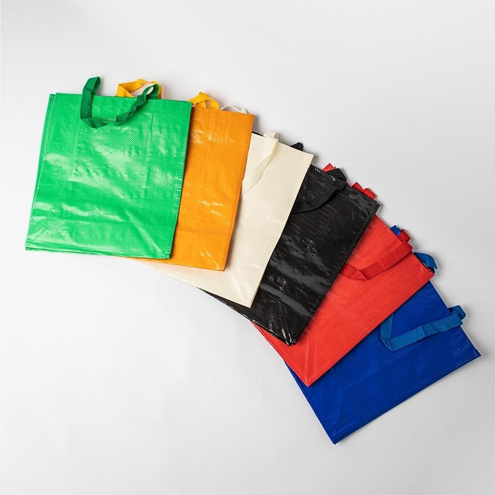 Sacola plástica PA2237 na cor Verde, brinde personalizado Sky Brindes