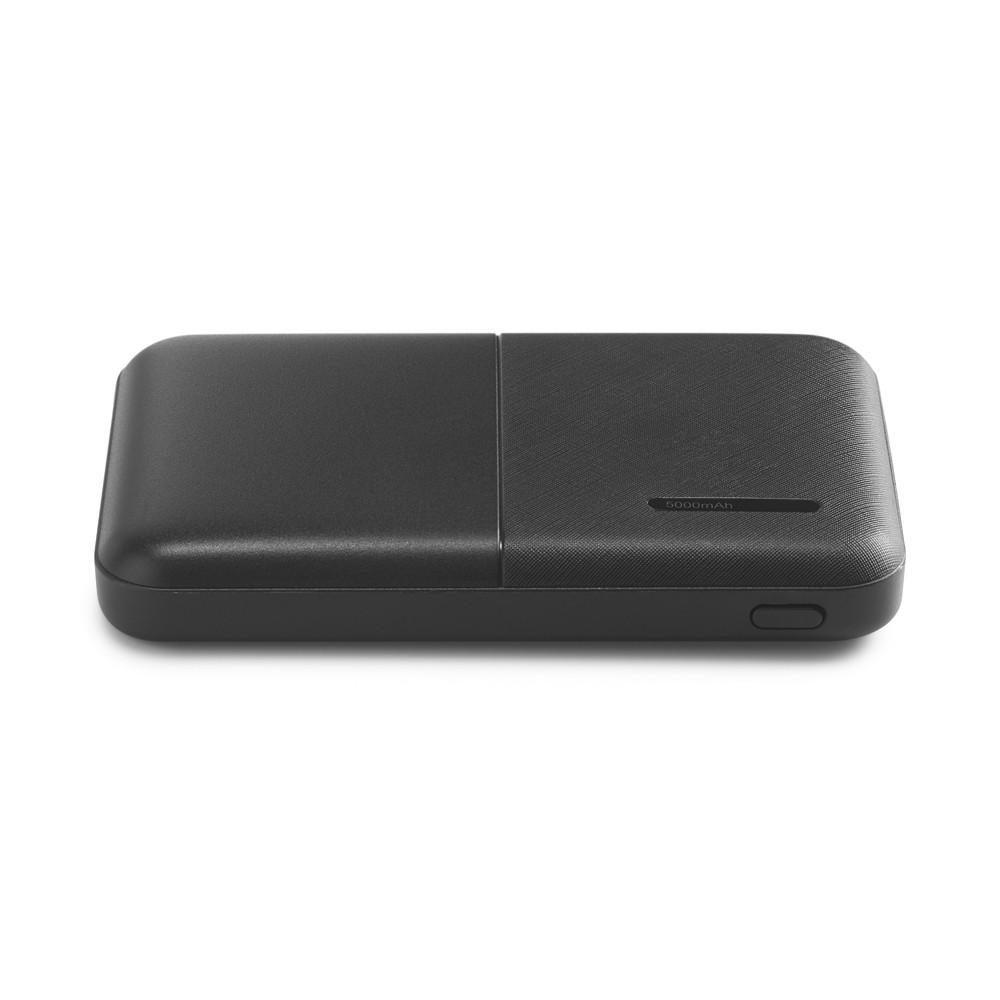 Carregador 5.000mAh TE1019 na cor Preto, brinde personalizado Sky Brindes