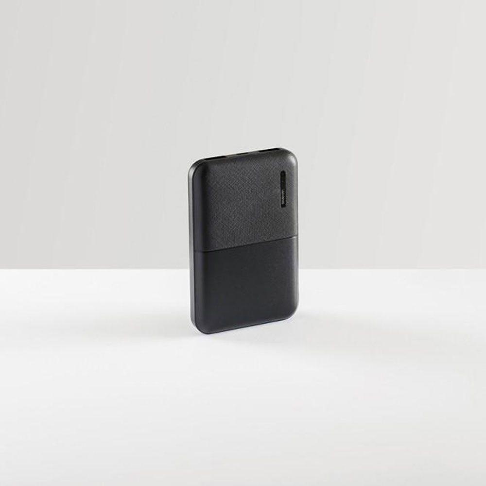 Carregador 5.000mAh TE1019 na cor Preto, brinde personalizado Sky Brindes