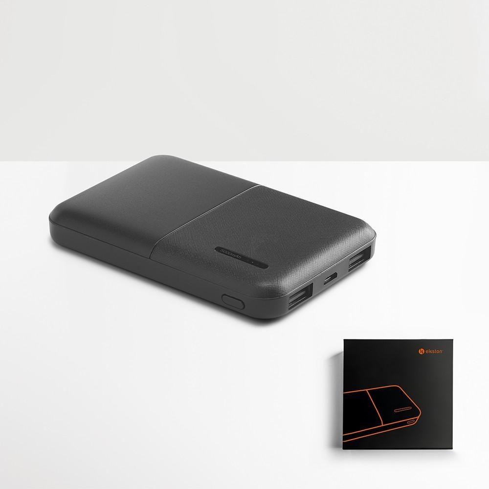 Carregador 5.000mAh TE1019 na cor Preto, brinde personalizado Sky Brindes