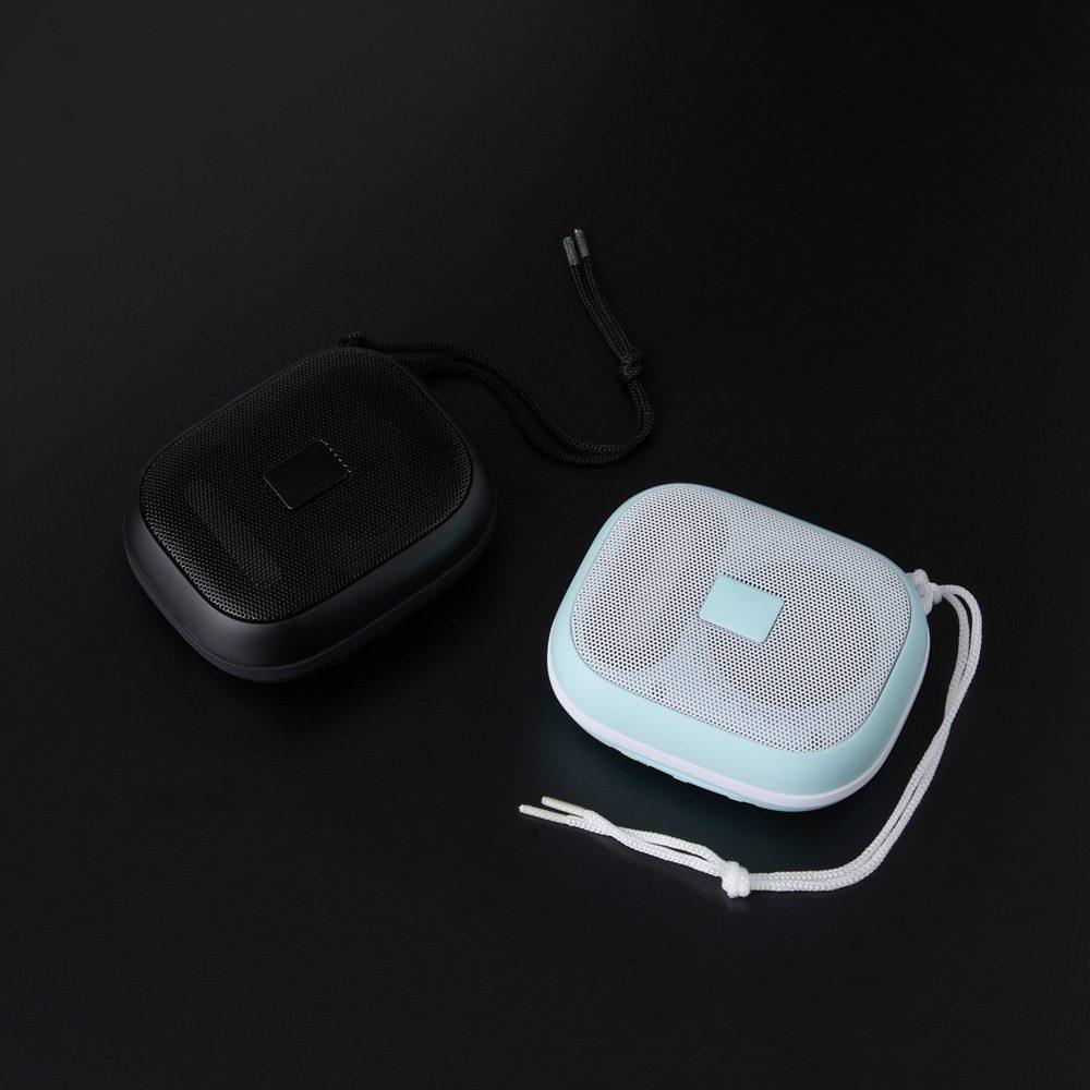 Caixa de som bluetooth TE1367 na cor Preto, brinde personalizado Sky Brindes